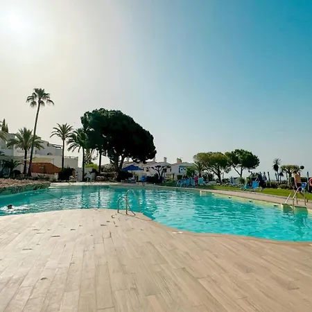 La Casa Croft * نيرخا